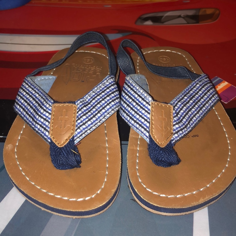 Boys toddlers sandals size 5.5